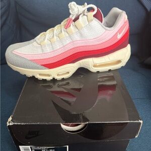 Nike Air Max 95 Pink Red Cream Sneakers